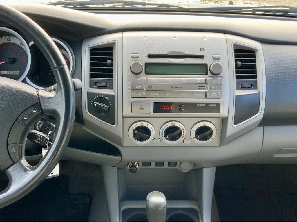 Thumbnail: 2011 Toyota Tacoma - 15