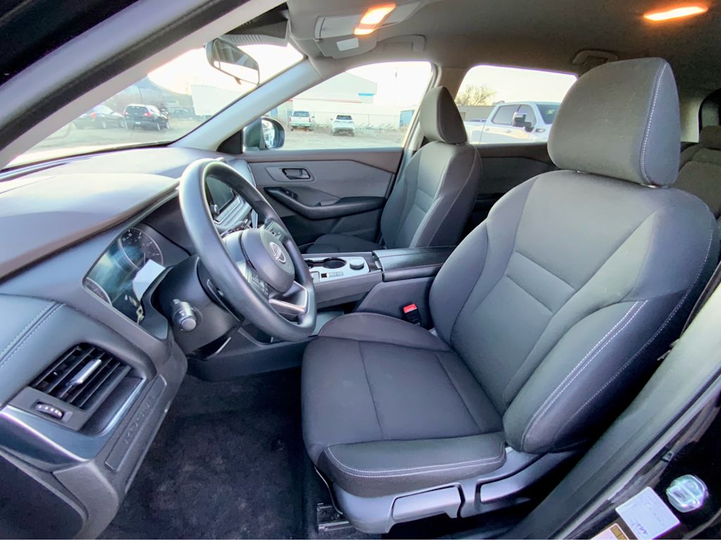 Thumbnail: 2023 Nissan Rogue - 10