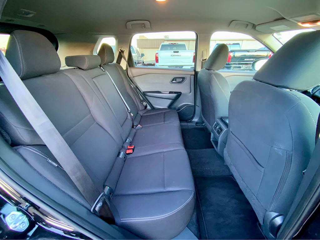 Thumbnail: 2023 Nissan Rogue - 30