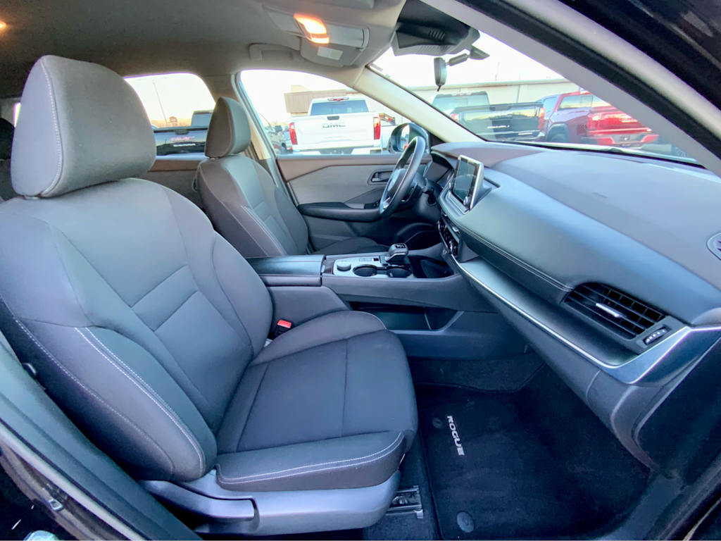 Thumbnail: 2023 Nissan Rogue - 11