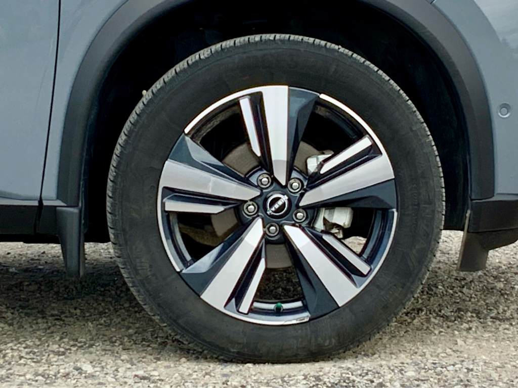 2023 Nissan Rogue SL 27