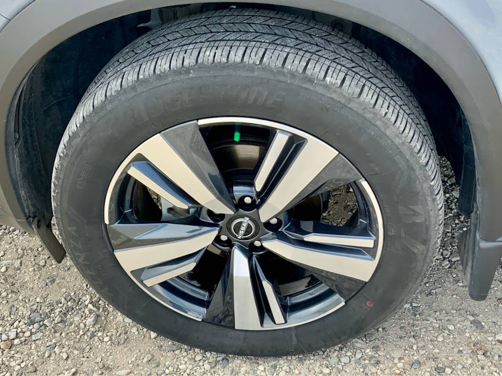 2023 Nissan Rogue SL 28