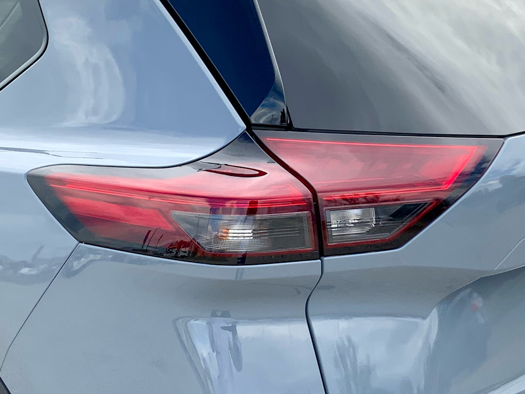 2023 Nissan Rogue SL 26