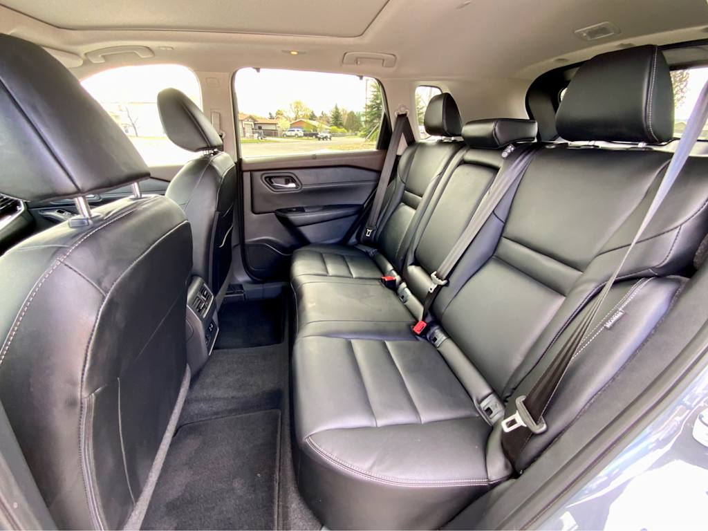 2023 Nissan Rogue SL 31