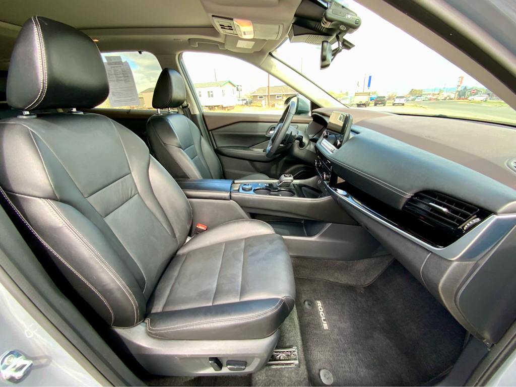 2023 Nissan Rogue SL 11