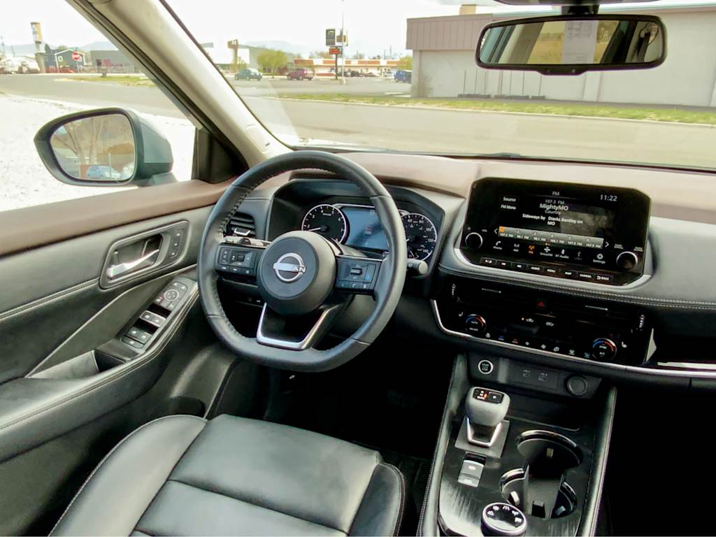 2023 Nissan Rogue SL 35