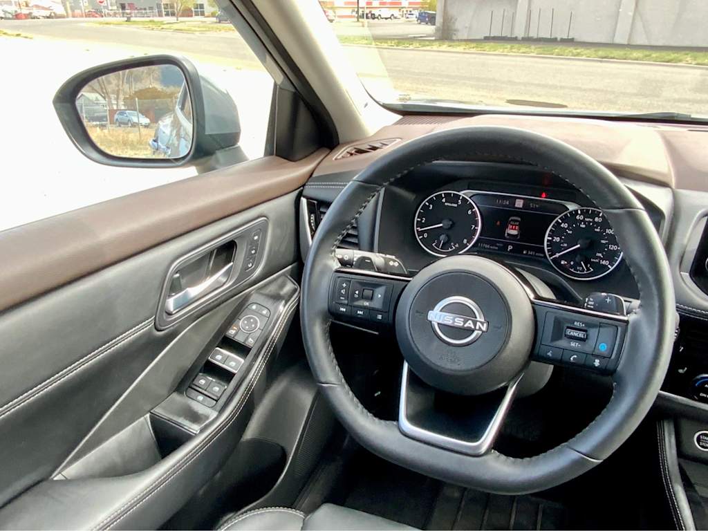 2023 Nissan Rogue SL 36