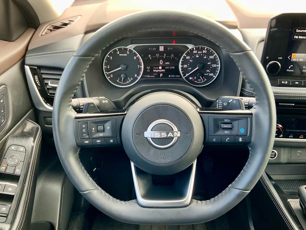2023 Nissan Rogue SL 38