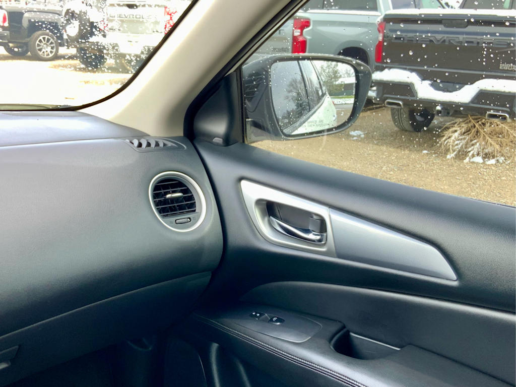 Thumbnail: 2020 Nissan Pathfinder - 38