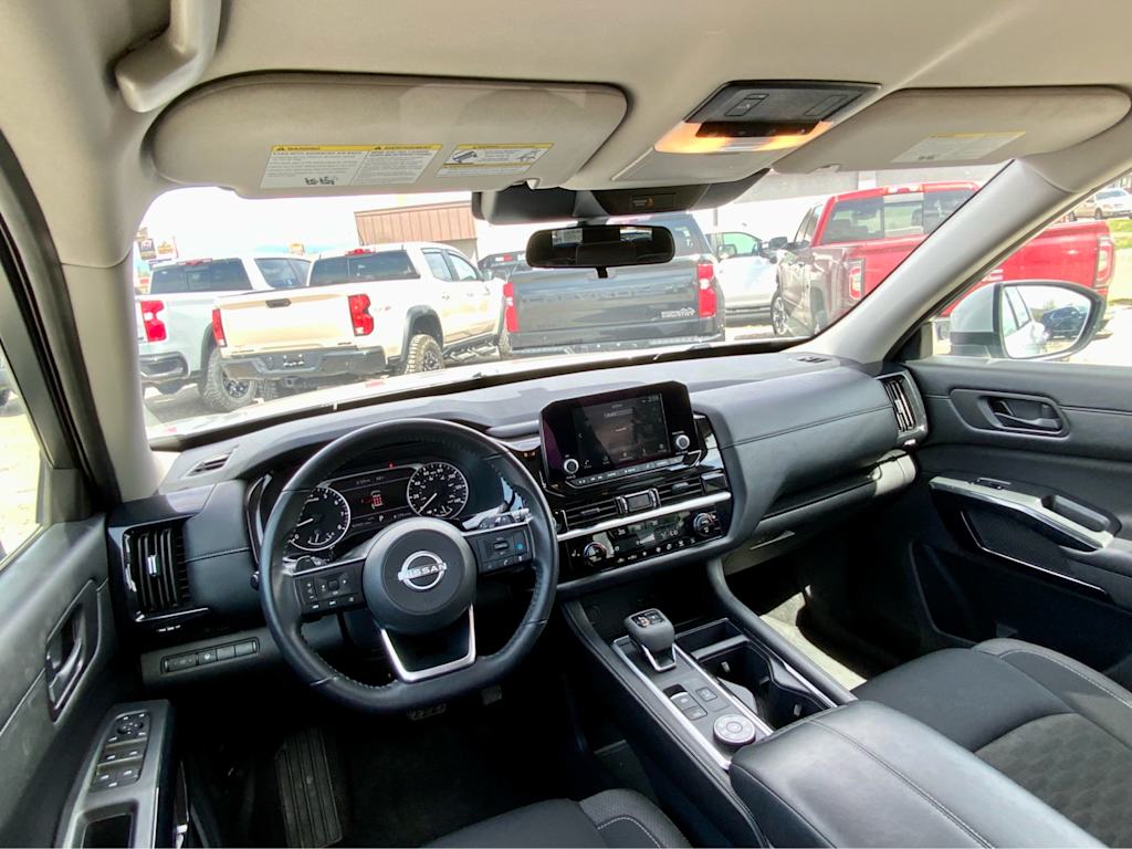 Thumbnail: 2024 Nissan Pathfinder - 9
