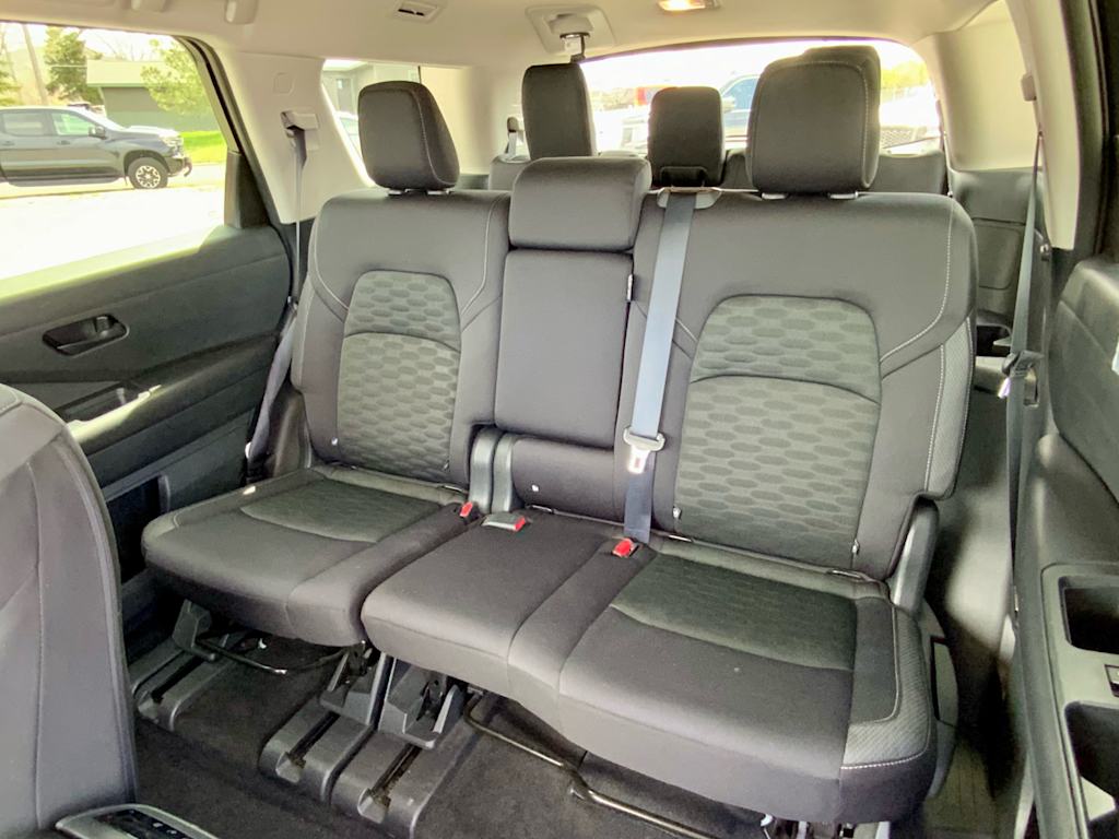 Thumbnail: 2024 Nissan Pathfinder - 32