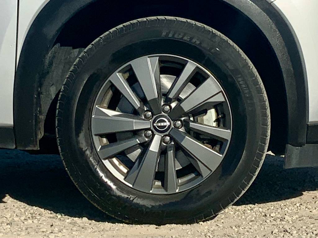 2022 Nissan Pathfinder SV 23