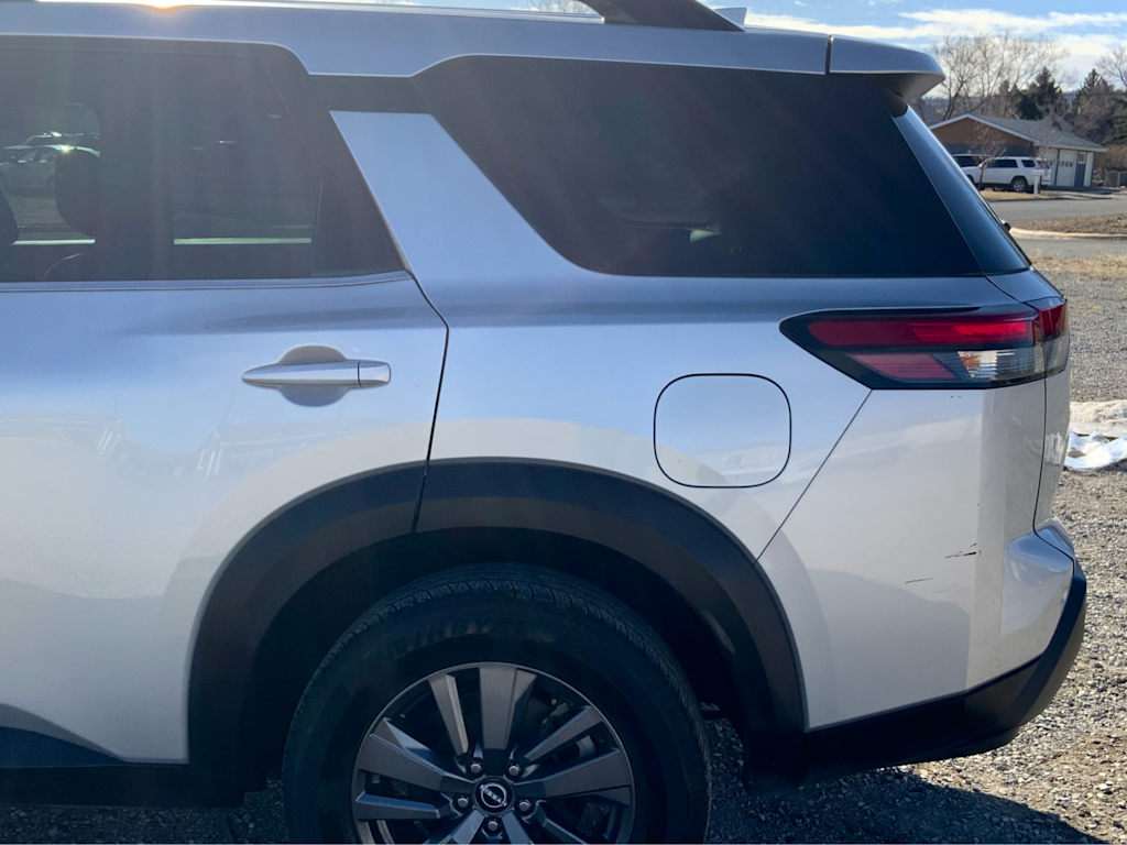 2022 Nissan Pathfinder SV 8