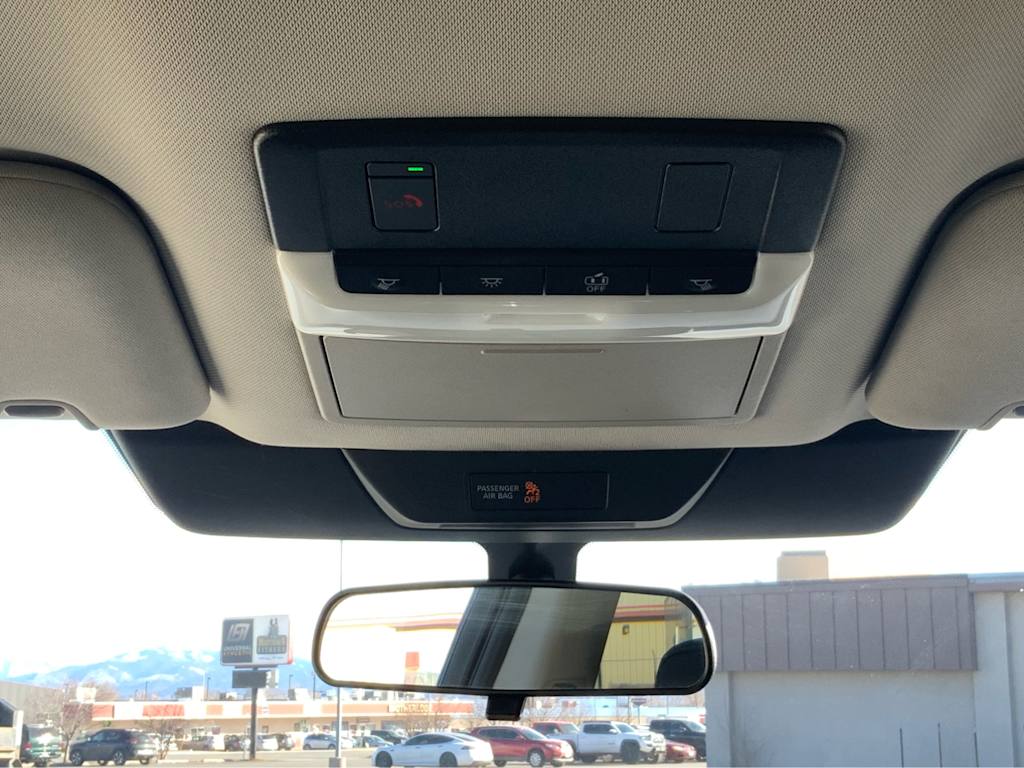 2022 Nissan Pathfinder SV 35