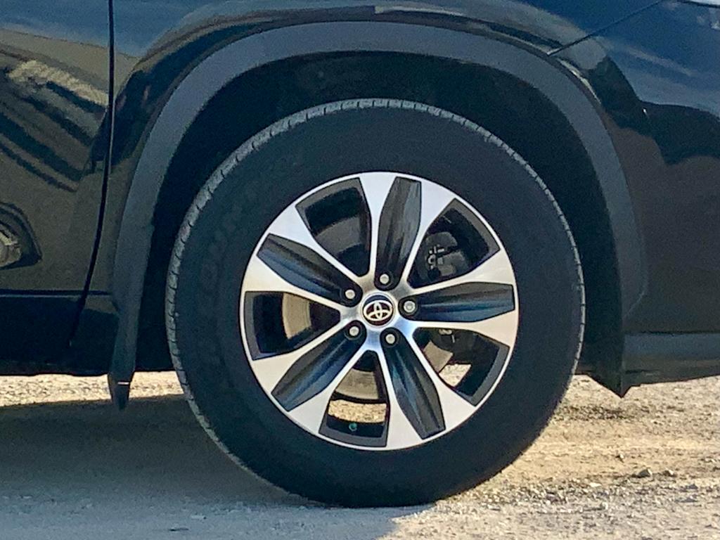 Thumbnail: 2021 Toyota Highlander - 8