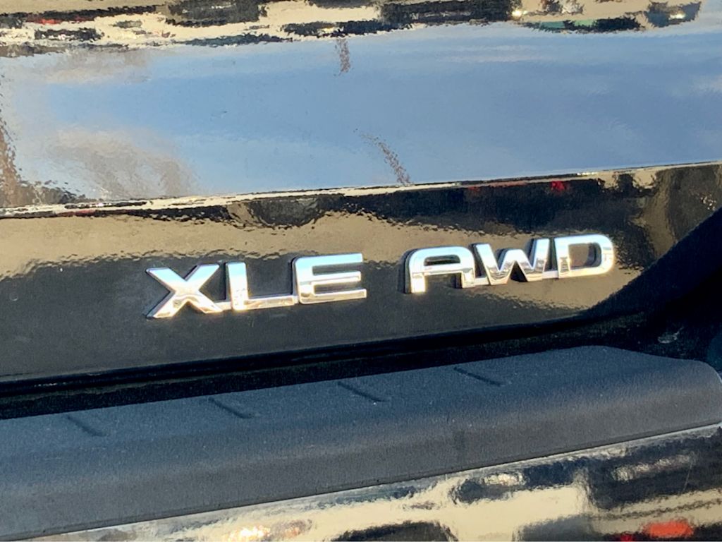 Thumbnail: 2021 Toyota Highlander - 7