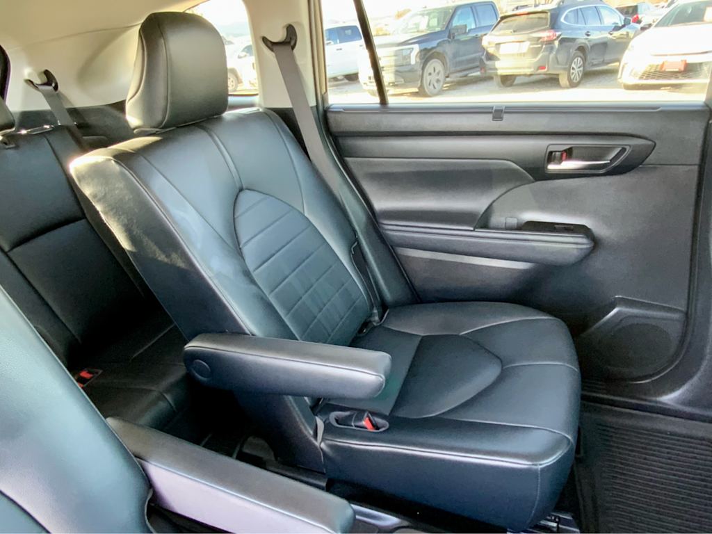 Thumbnail: 2021 Toyota Highlander - 35