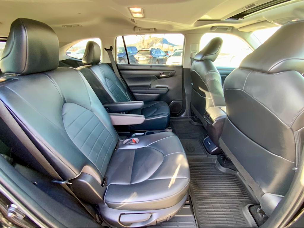 Thumbnail: 2021 Toyota Highlander - 31