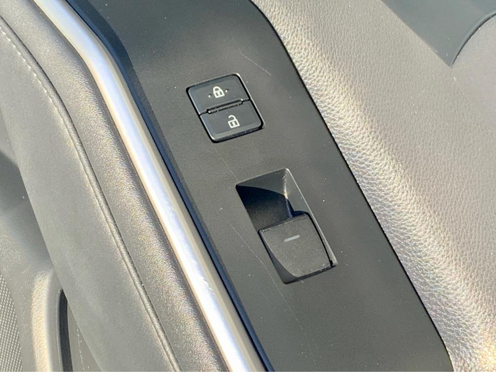 Thumbnail: 2021 Toyota Highlander - 54