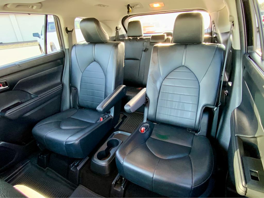 Thumbnail: 2021 Toyota Highlander - 32