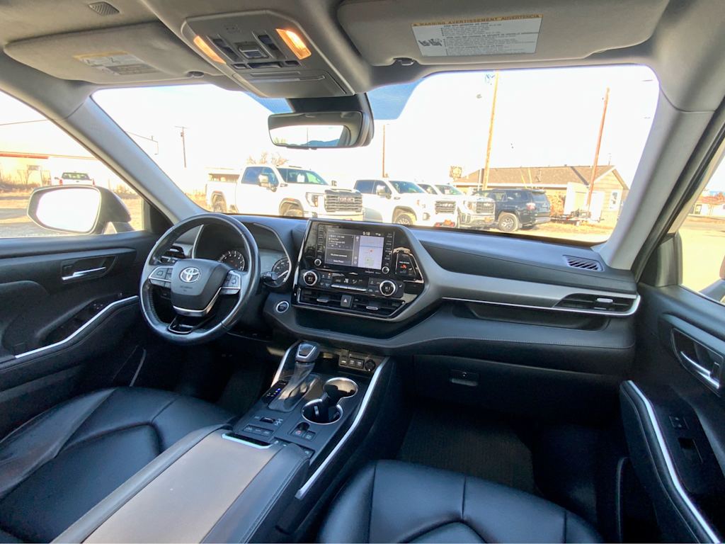 Thumbnail: 2021 Toyota Highlander - 13