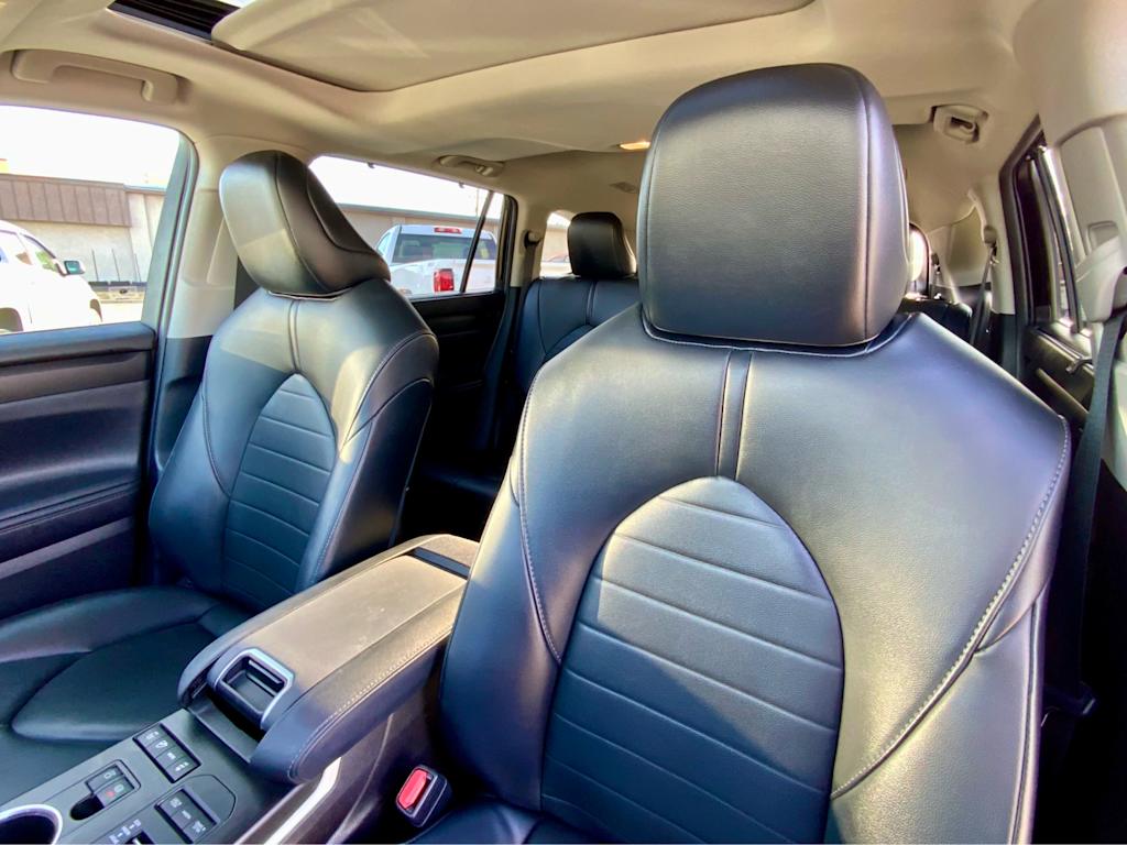 Thumbnail: 2021 Toyota Highlander - 33