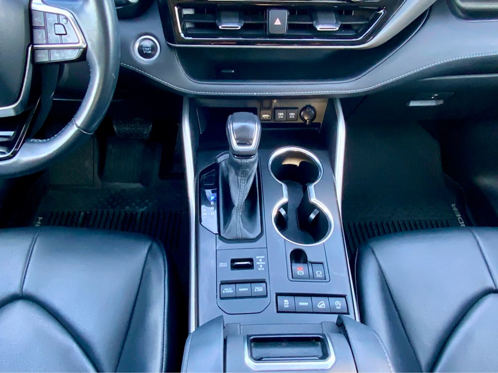 Thumbnail: 2021 Toyota Highlander - 16