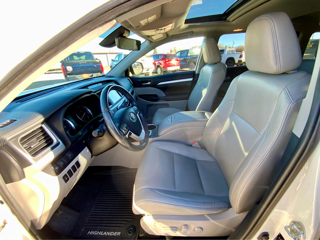 Thumbnail: 2019 Toyota Highlander - 10