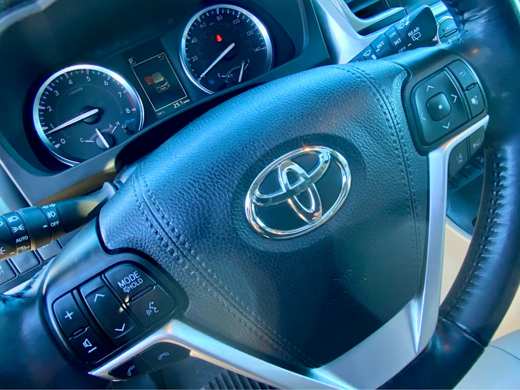 Thumbnail: 2019 Toyota Highlander - 43