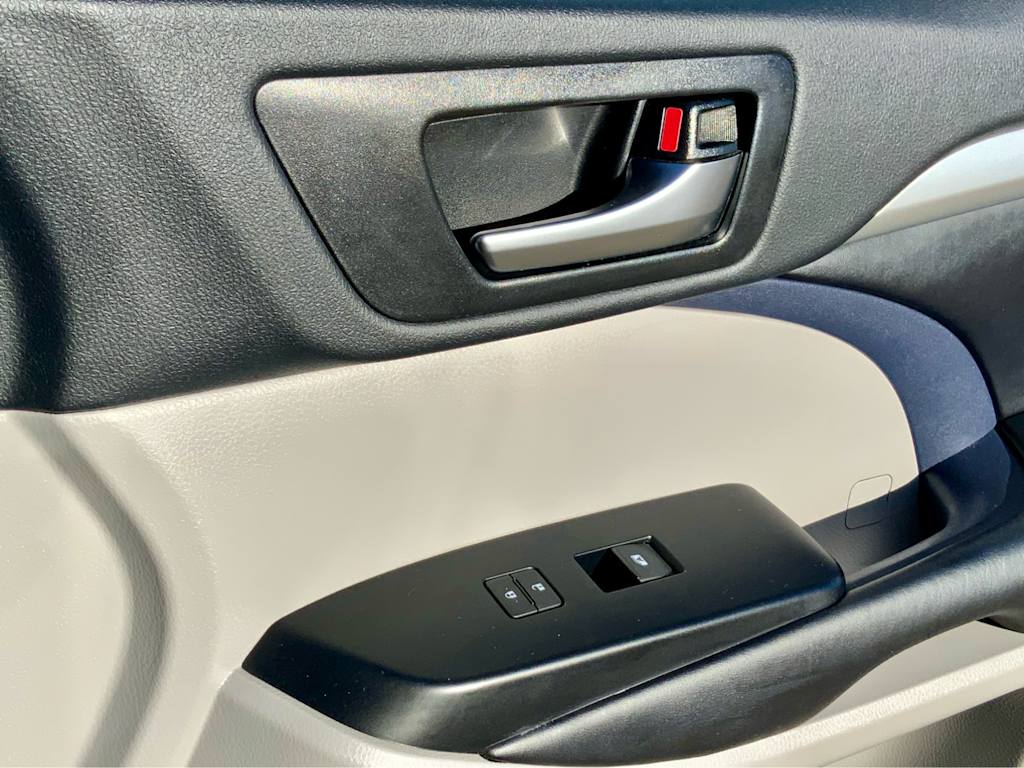 Thumbnail: 2019 Toyota Highlander - 53