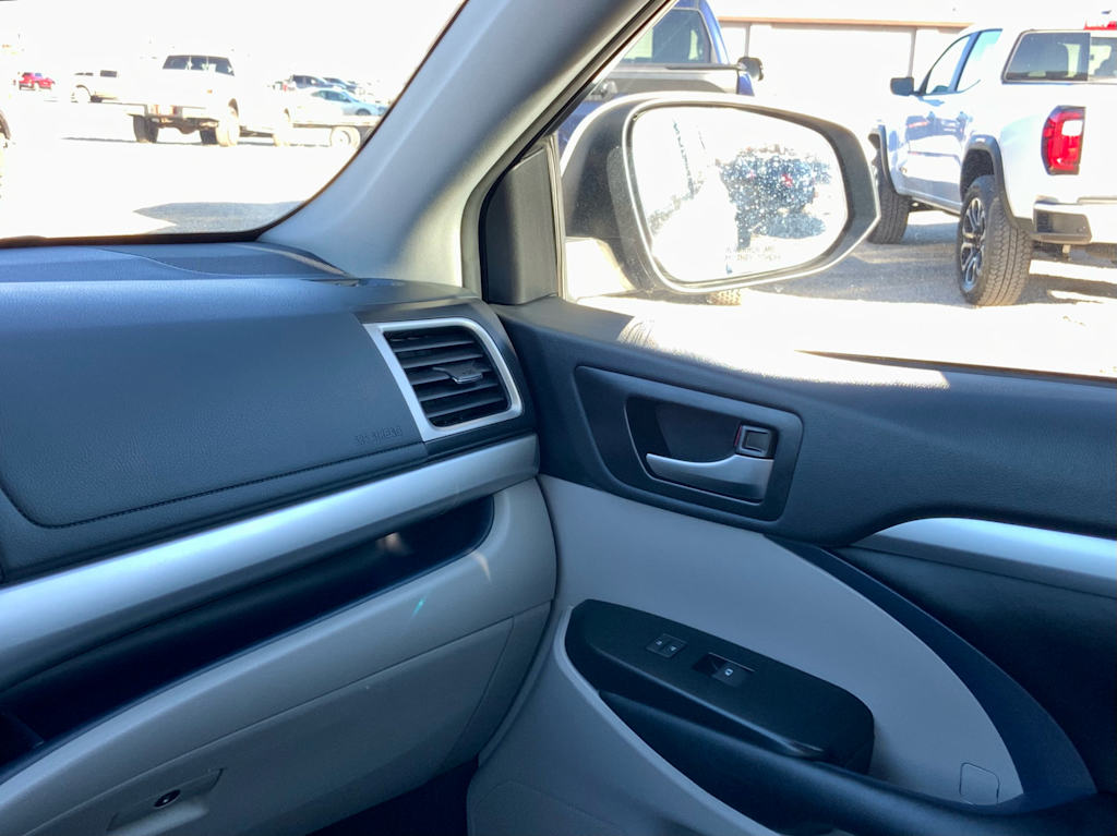 Thumbnail: 2019 Toyota Highlander - 40