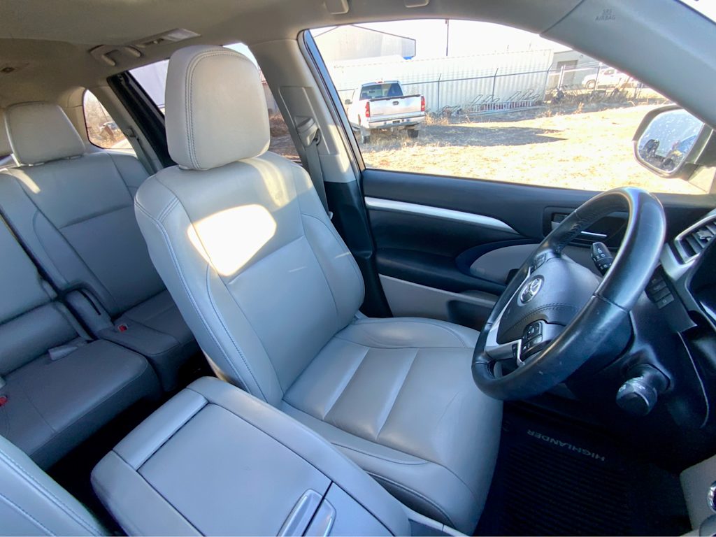 Thumbnail: 2019 Toyota Highlander - 35