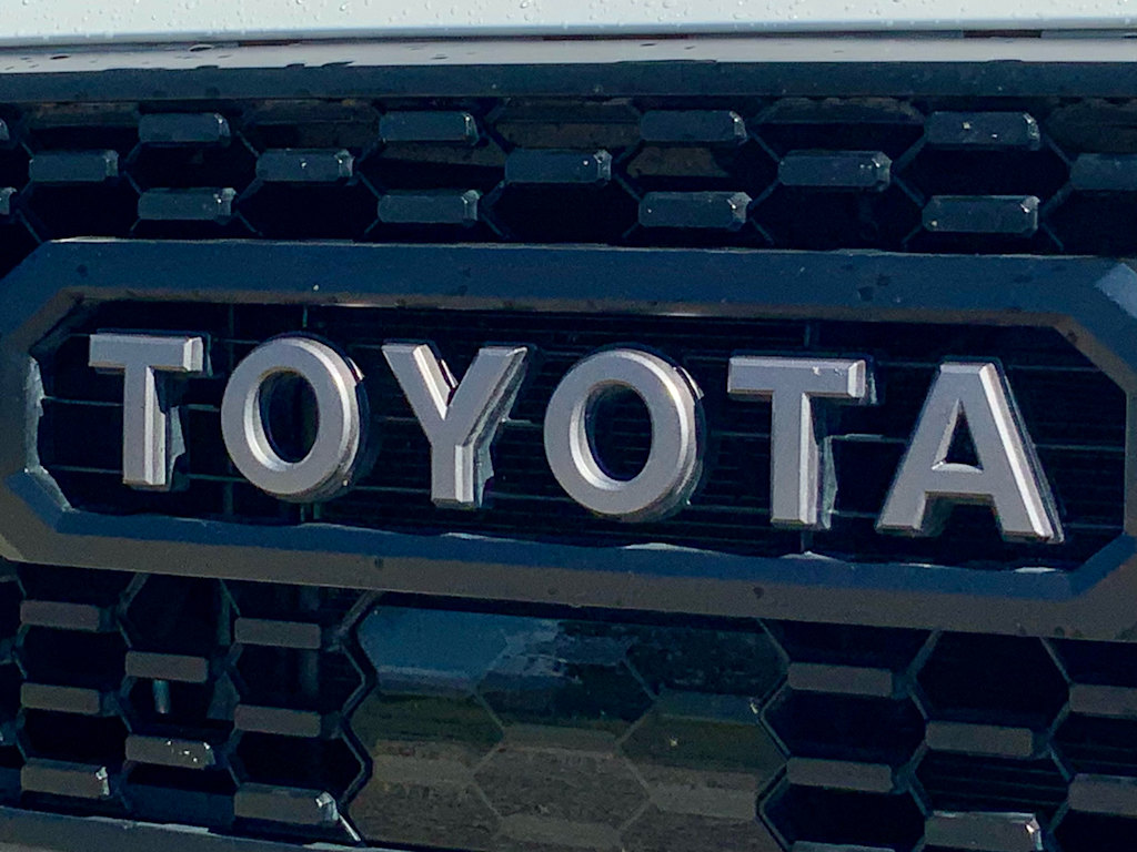 Thumbnail: 2018 Toyota Tacoma - 7