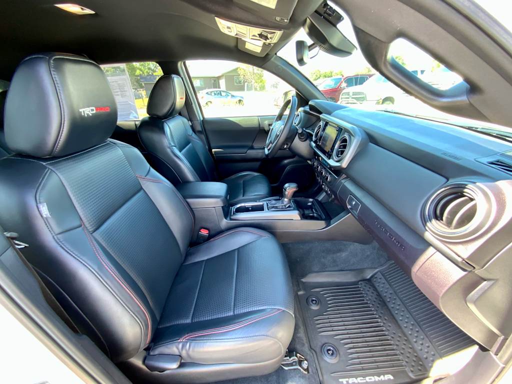 Thumbnail: 2018 Toyota Tacoma - 11