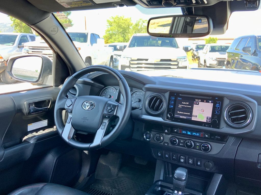 Thumbnail: 2018 Toyota Tacoma - 34