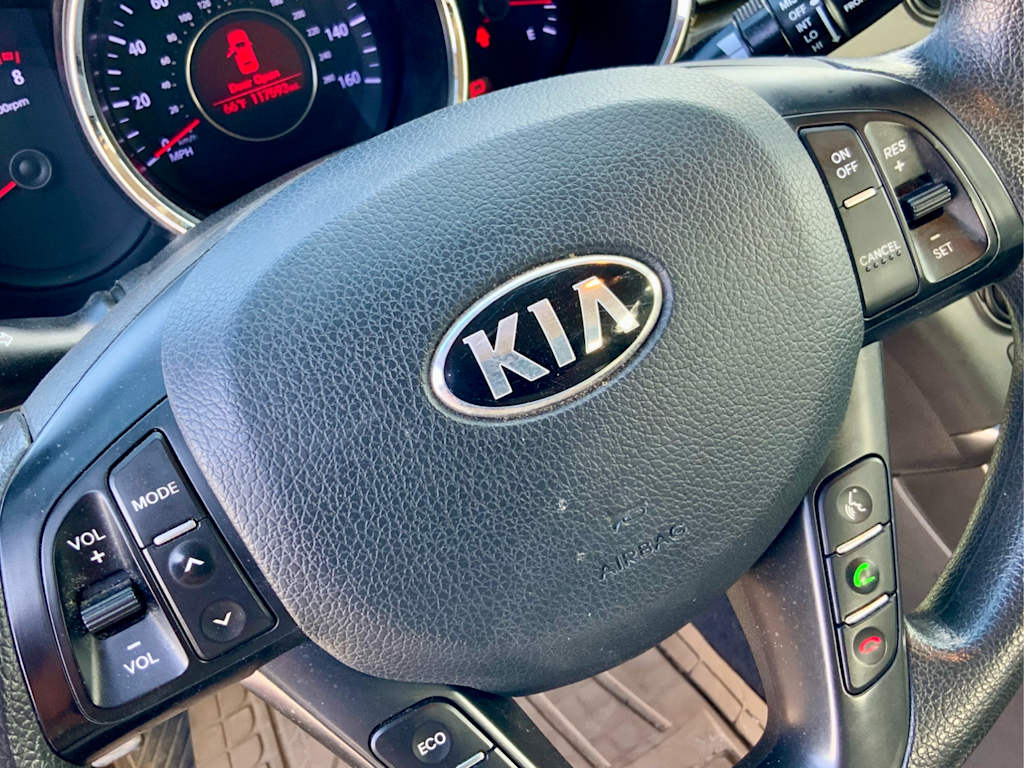 Thumbnail: 2013 Kia Optima - 23