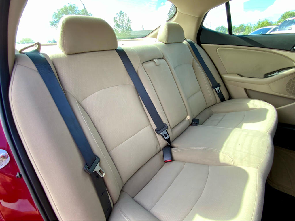 Thumbnail: 2013 Kia Optima - 21