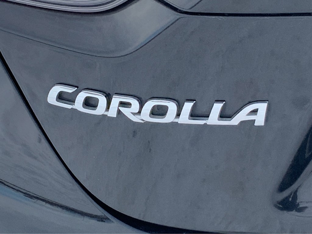 2022 Toyota Corolla LE 17