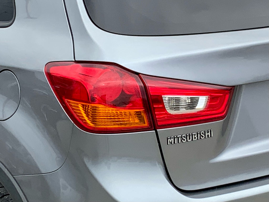 Thumbnail: 2016 Mitsubishi Outlander Sport - 29