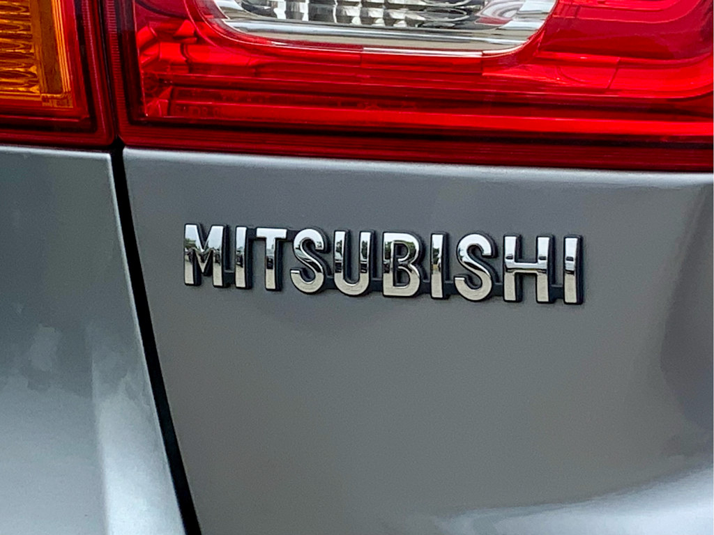 Thumbnail: 2016 Mitsubishi Outlander Sport - 7