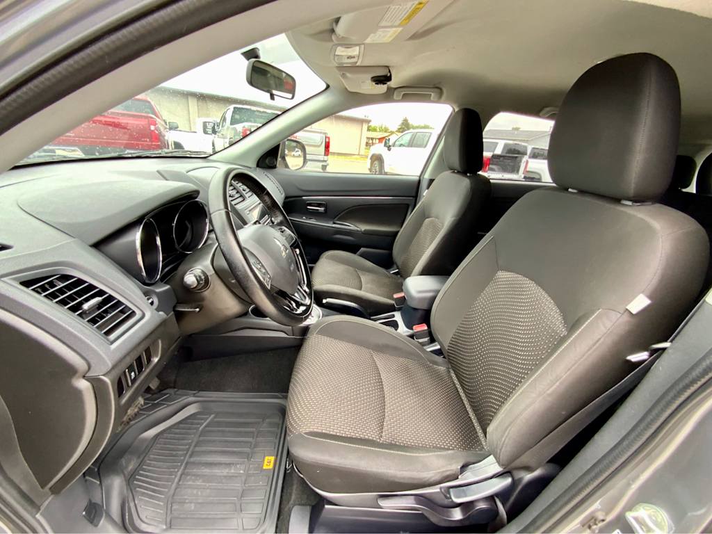 Thumbnail: 2016 Mitsubishi Outlander Sport - 10