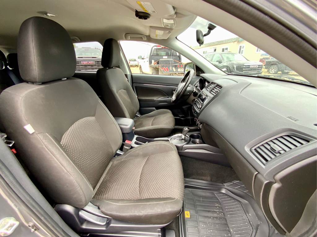 Thumbnail: 2016 Mitsubishi Outlander Sport - 11