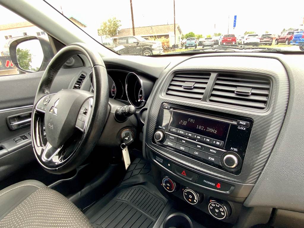 Thumbnail: 2016 Mitsubishi Outlander Sport - 43