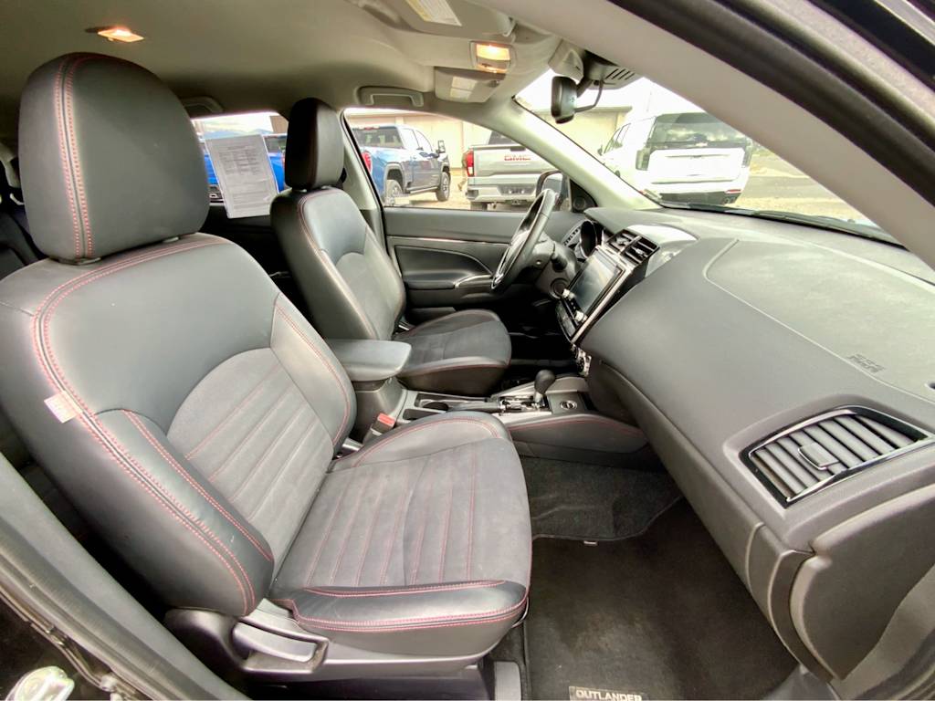 Thumbnail: 2024 Mitsubishi Outlander Sport - 11