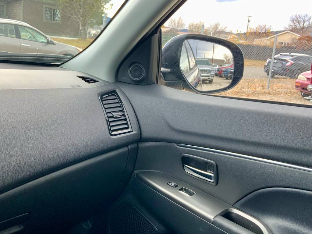 Thumbnail: 2024 Mitsubishi Outlander Sport - 36