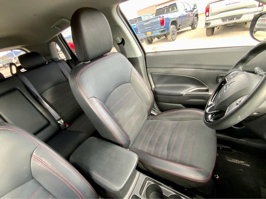 Thumbnail: 2024 Mitsubishi Outlander Sport - 32