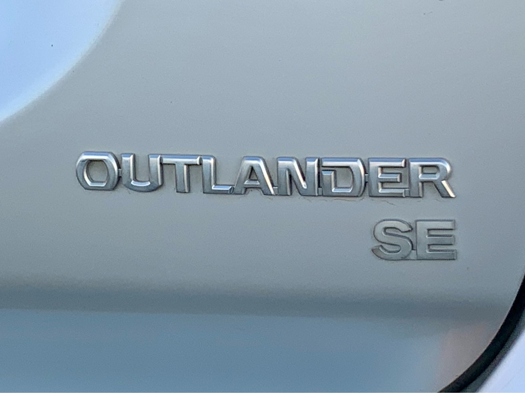 Thumbnail: 2019 Mitsubishi Outlander - 27