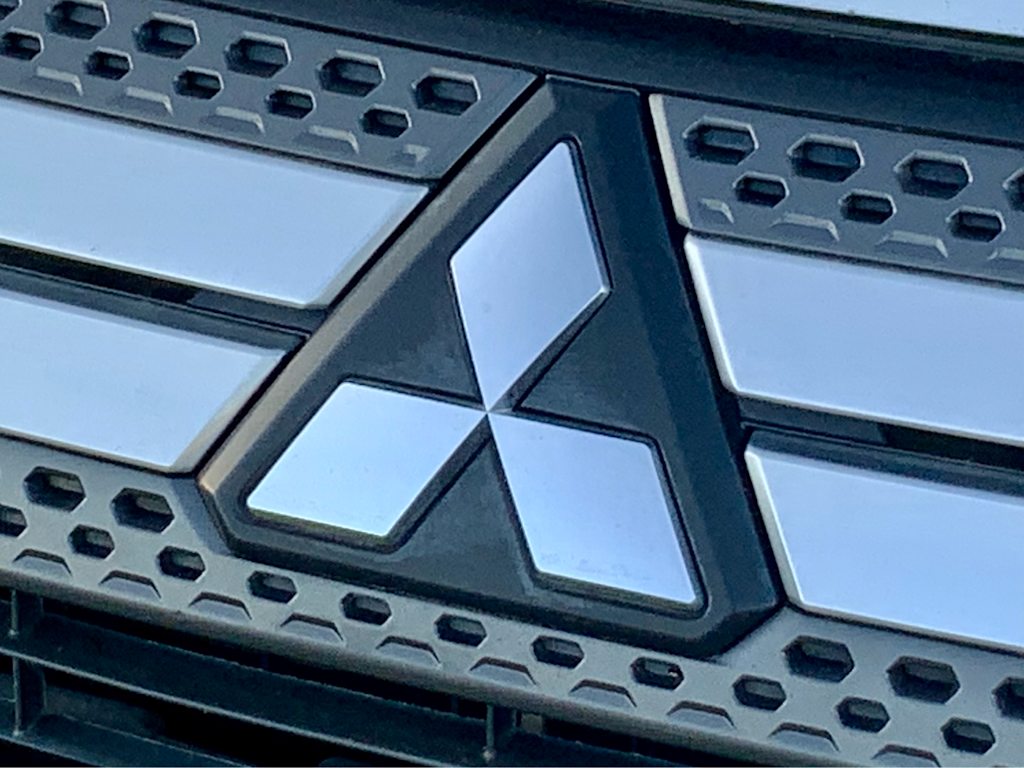 Thumbnail: 2019 Mitsubishi Outlander - 9