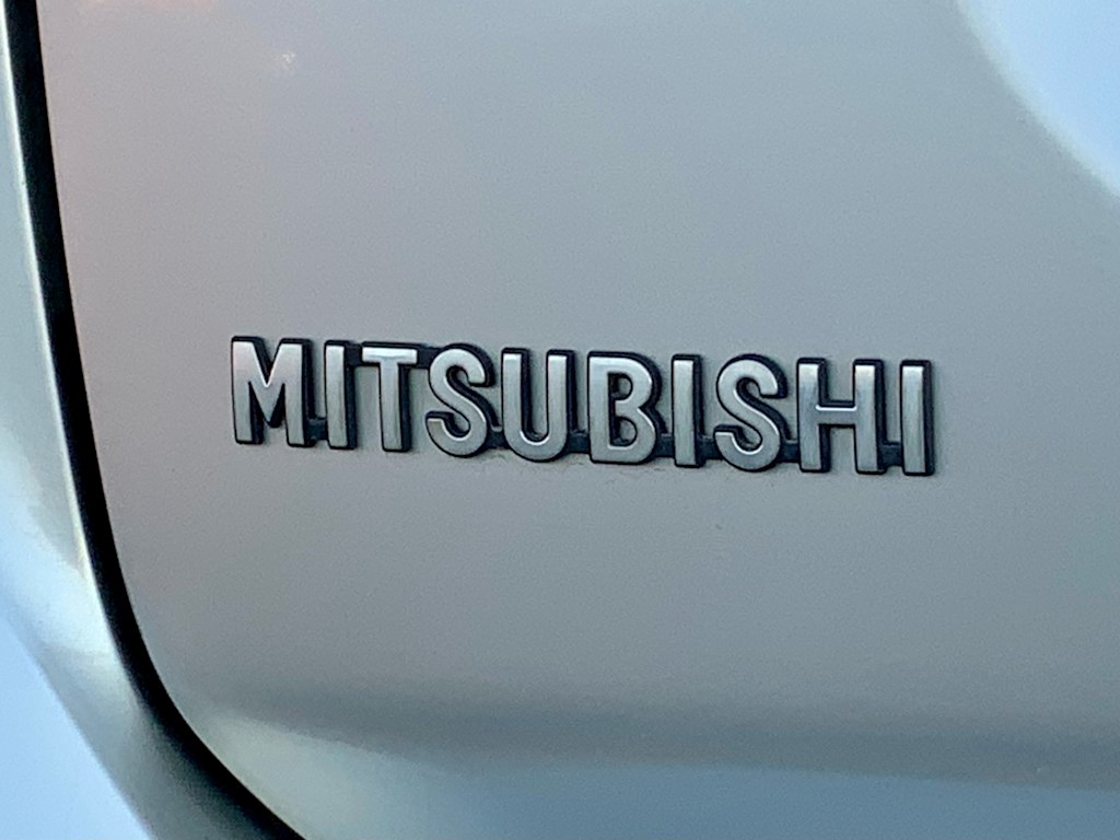 Thumbnail: 2019 Mitsubishi Outlander - 7