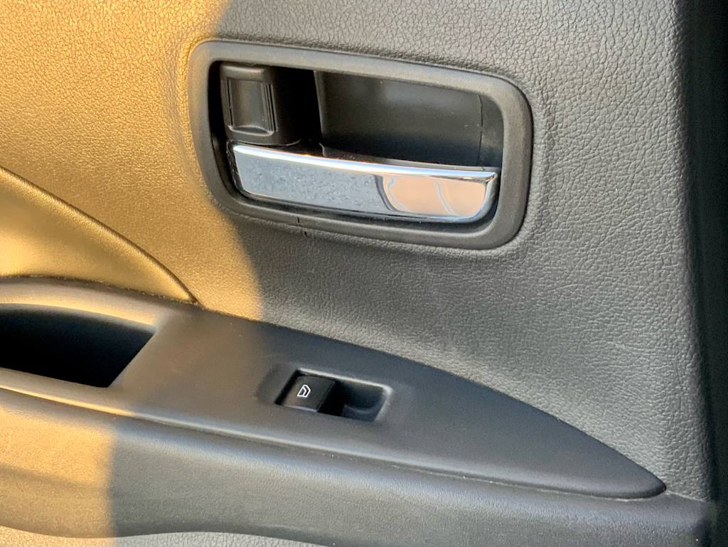 Thumbnail: 2019 Mitsubishi Outlander - 35